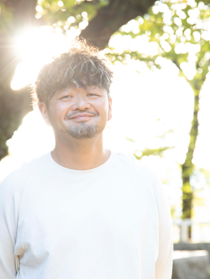 代表取締役  三代基樹